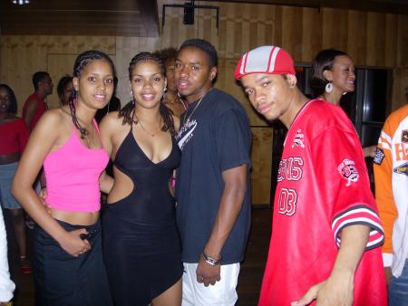 MOI BRUNO MA COUSINE MARLI ET TELVINO EN SOIREE 2004